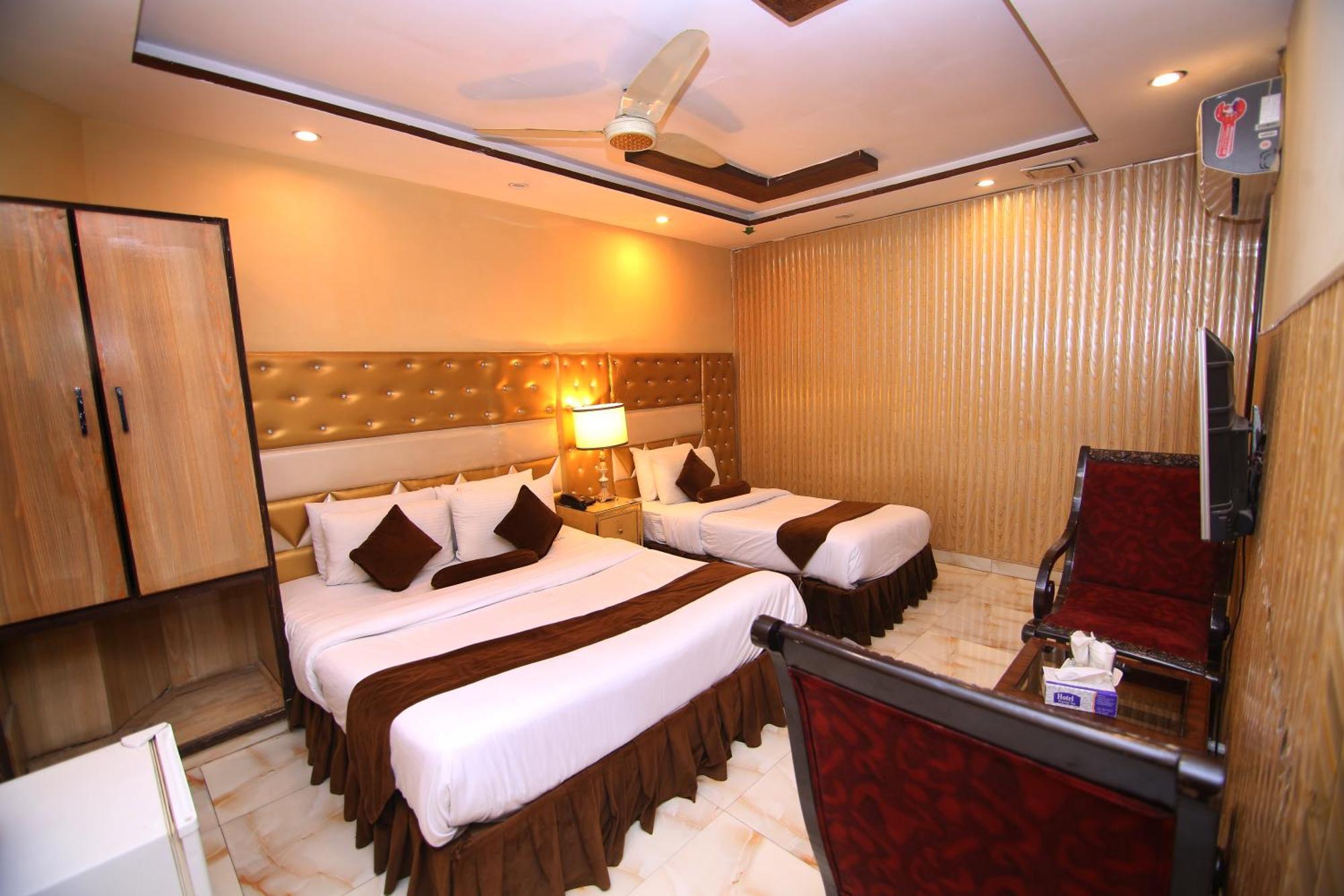 Premier Inn Gulberg Lahaur Zewnętrze zdjęcie