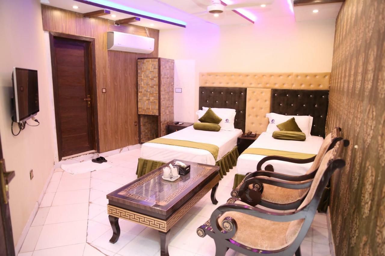 Premier Inn Gulberg Lahaur Zewnętrze zdjęcie