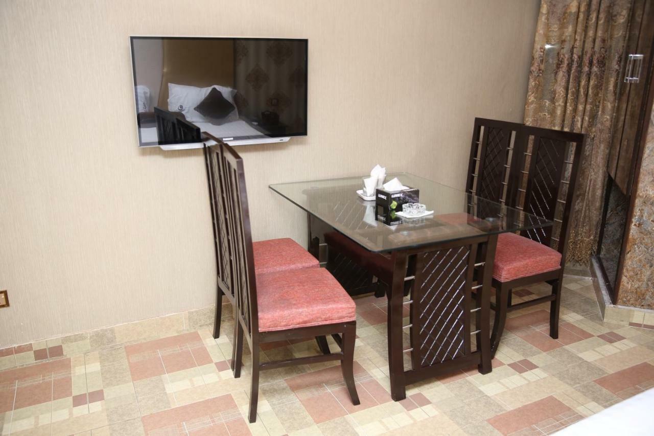 Premier Inn Gulberg Lahaur Zewnętrze zdjęcie