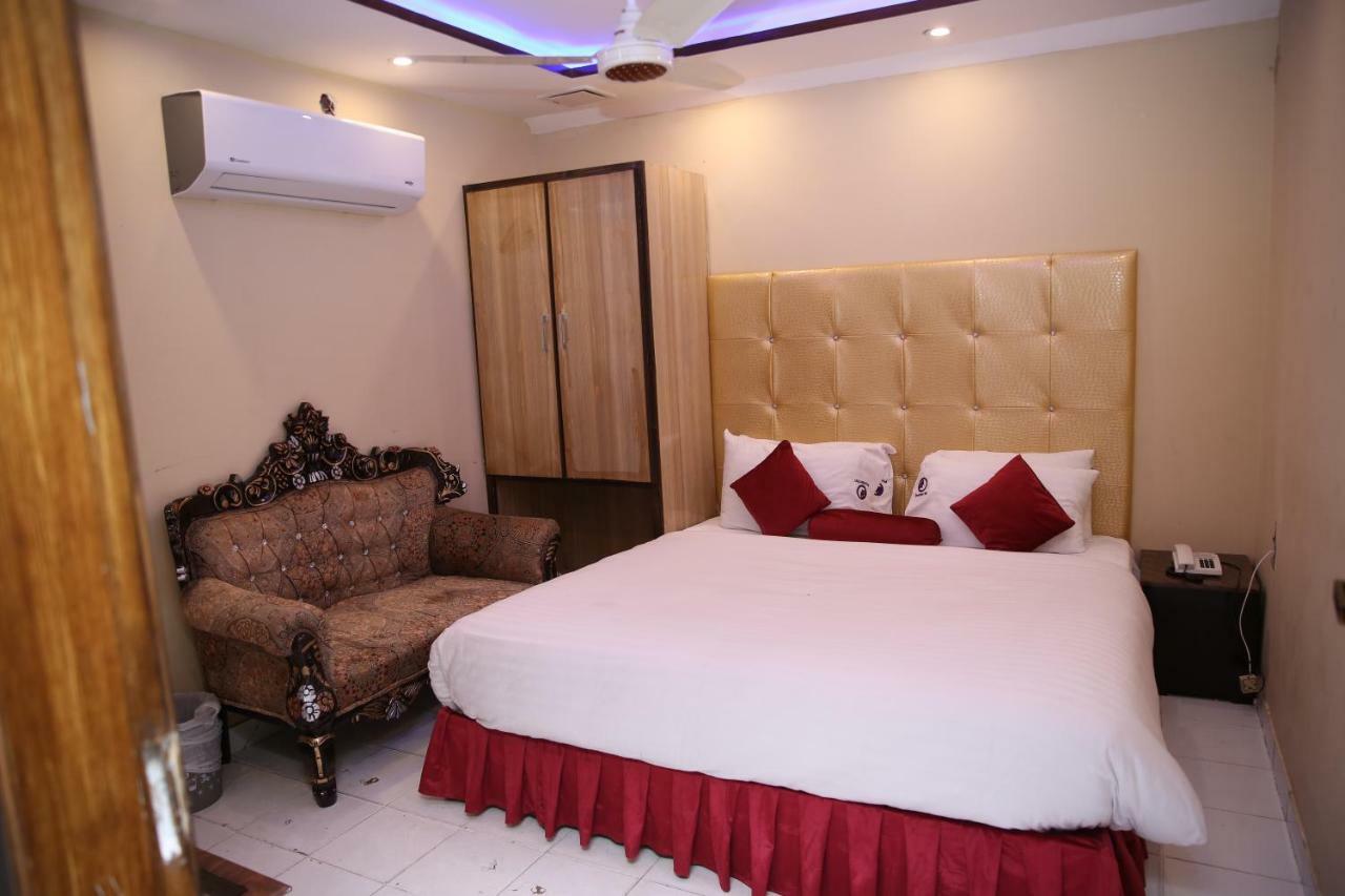 Premier Inn Gulberg Lahaur Zewnętrze zdjęcie