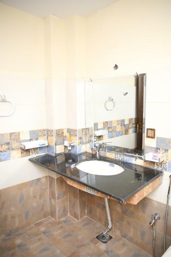 Premier Inn Gulberg Lahaur Zewnętrze zdjęcie
