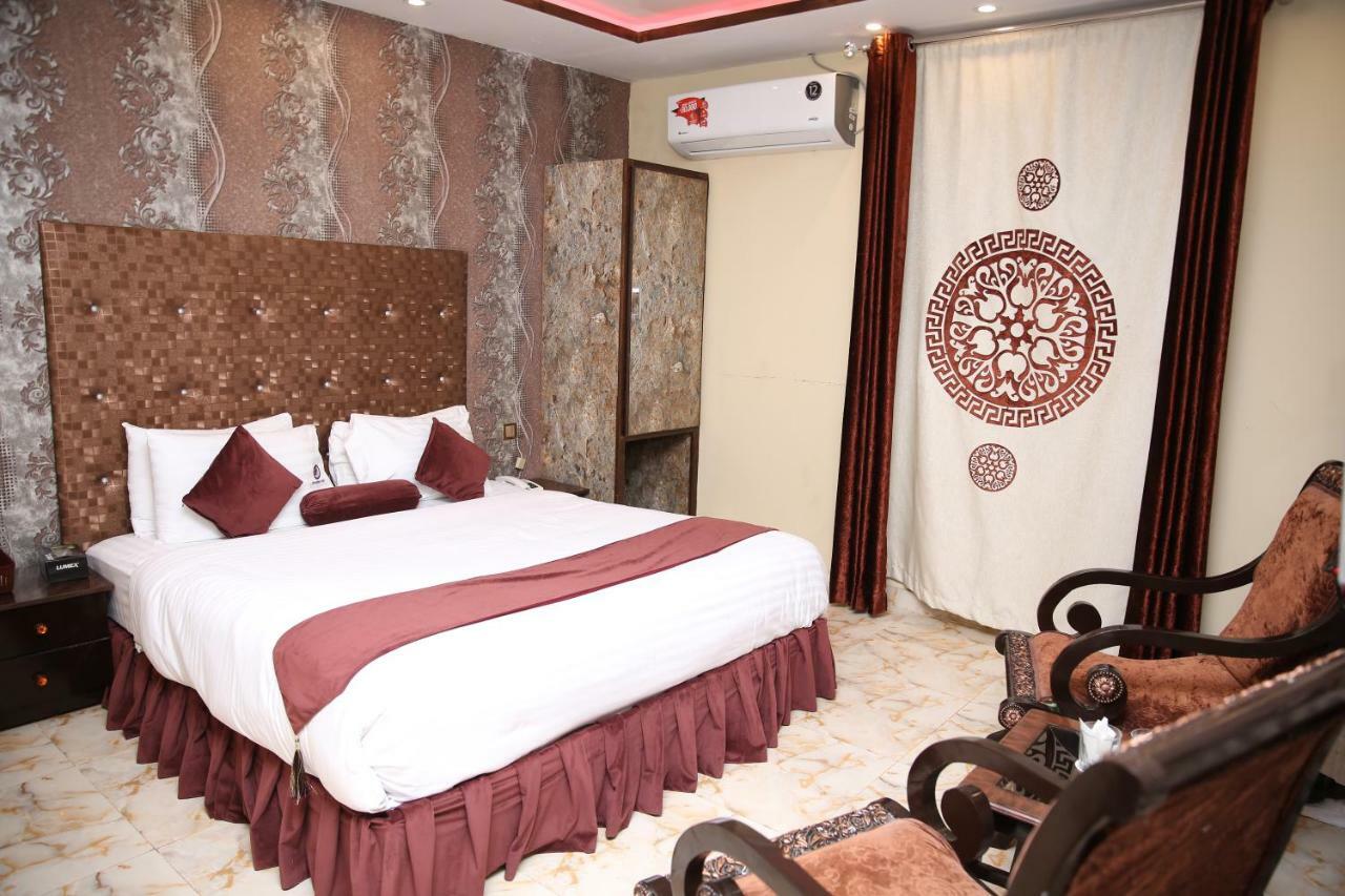 Premier Inn Gulberg Lahaur Zewnętrze zdjęcie