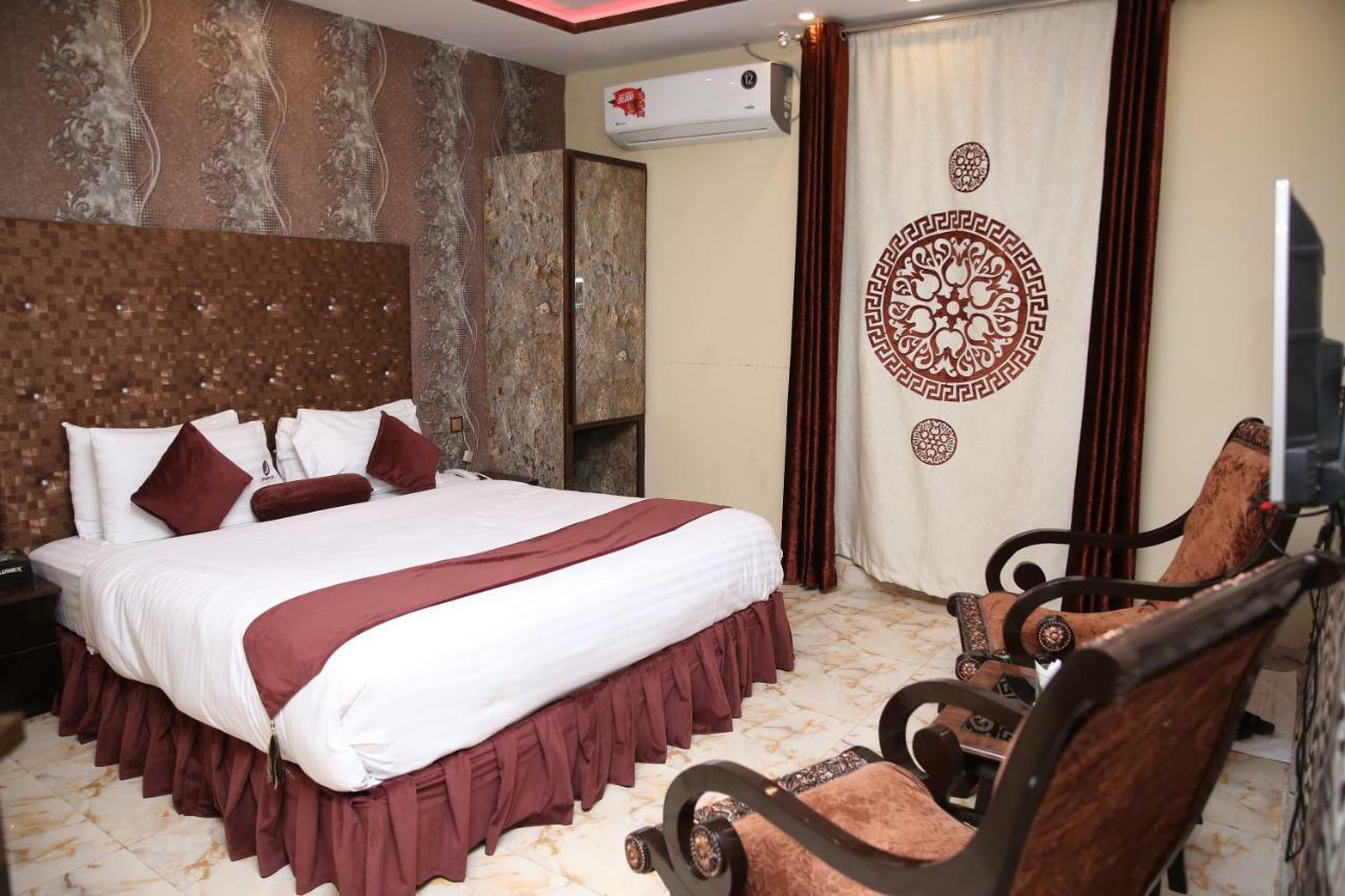 Premier Inn Gulberg Lahaur Zewnętrze zdjęcie