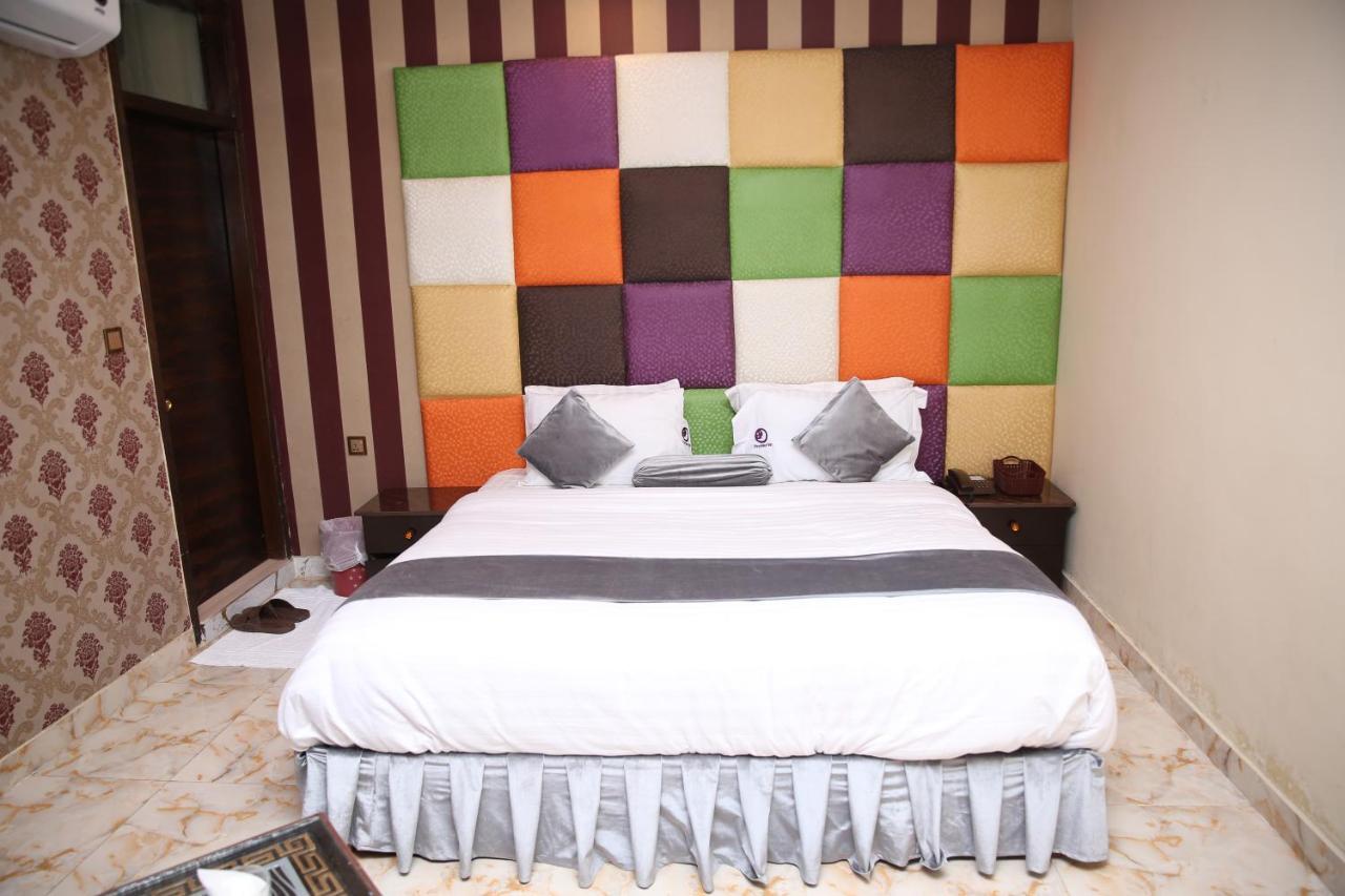 Premier Inn Gulberg Lahaur Zewnętrze zdjęcie