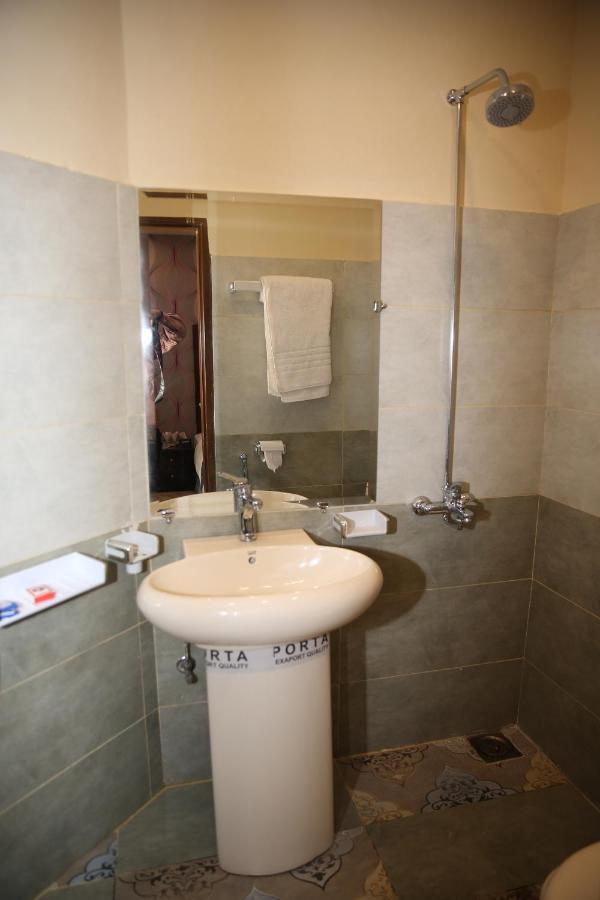 Premier Inn Gulberg Lahaur Zewnętrze zdjęcie
